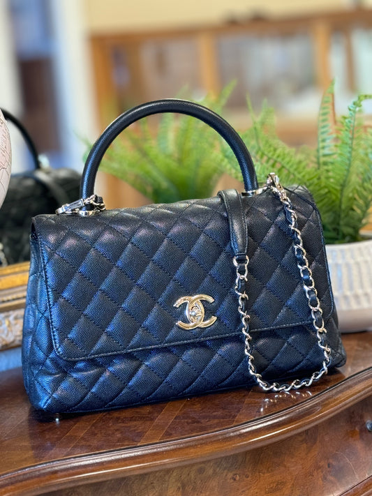 CHANEL 
Caviar Quilted Medium Coco Handle Flap Black