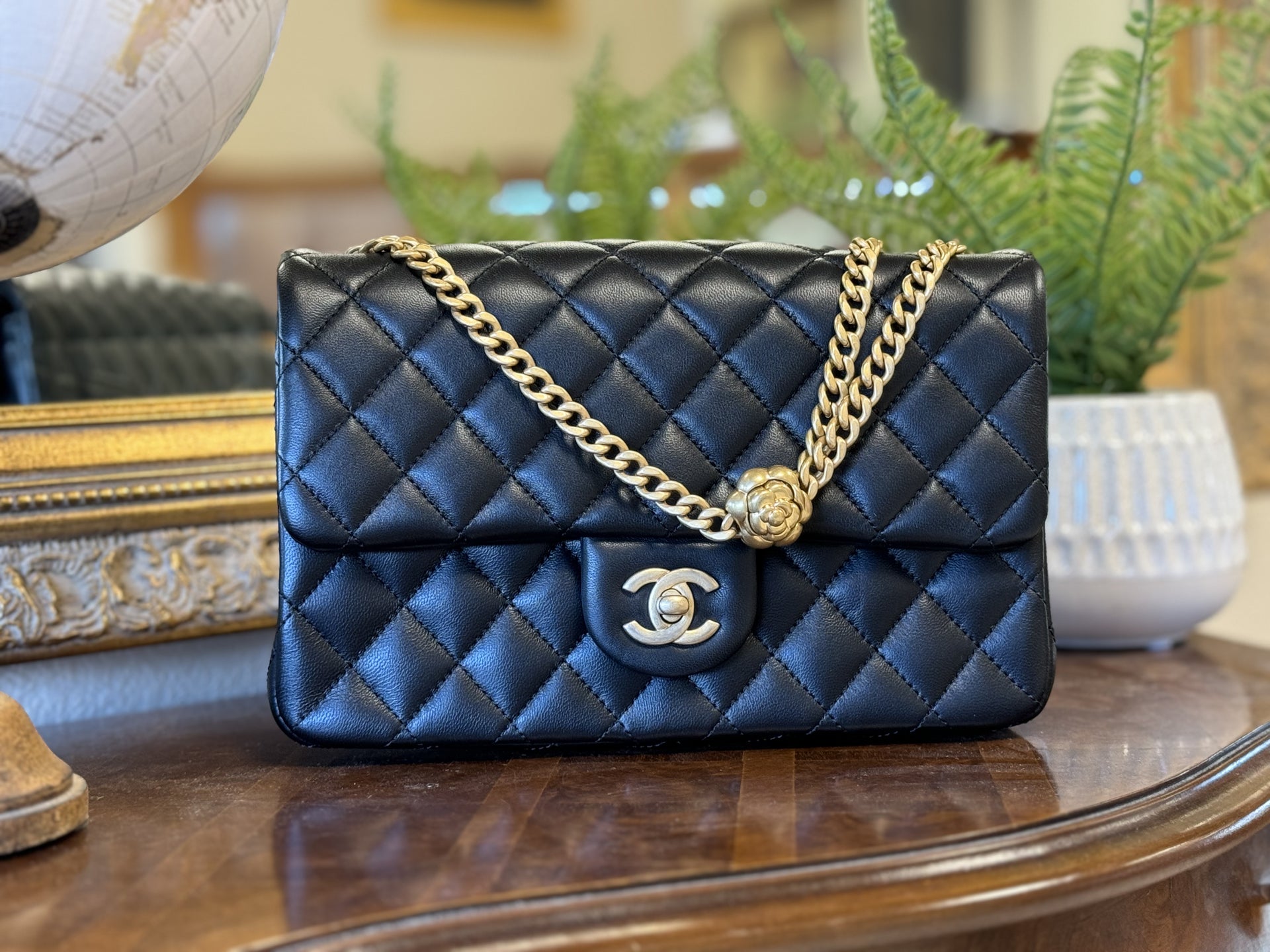 CHANEL カメリア Chanel Medium Camellia Crush Flap Bag Black Lambskin Antique Gold